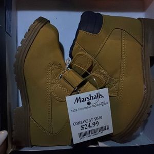 BRAND NEW BOYS BOOTS